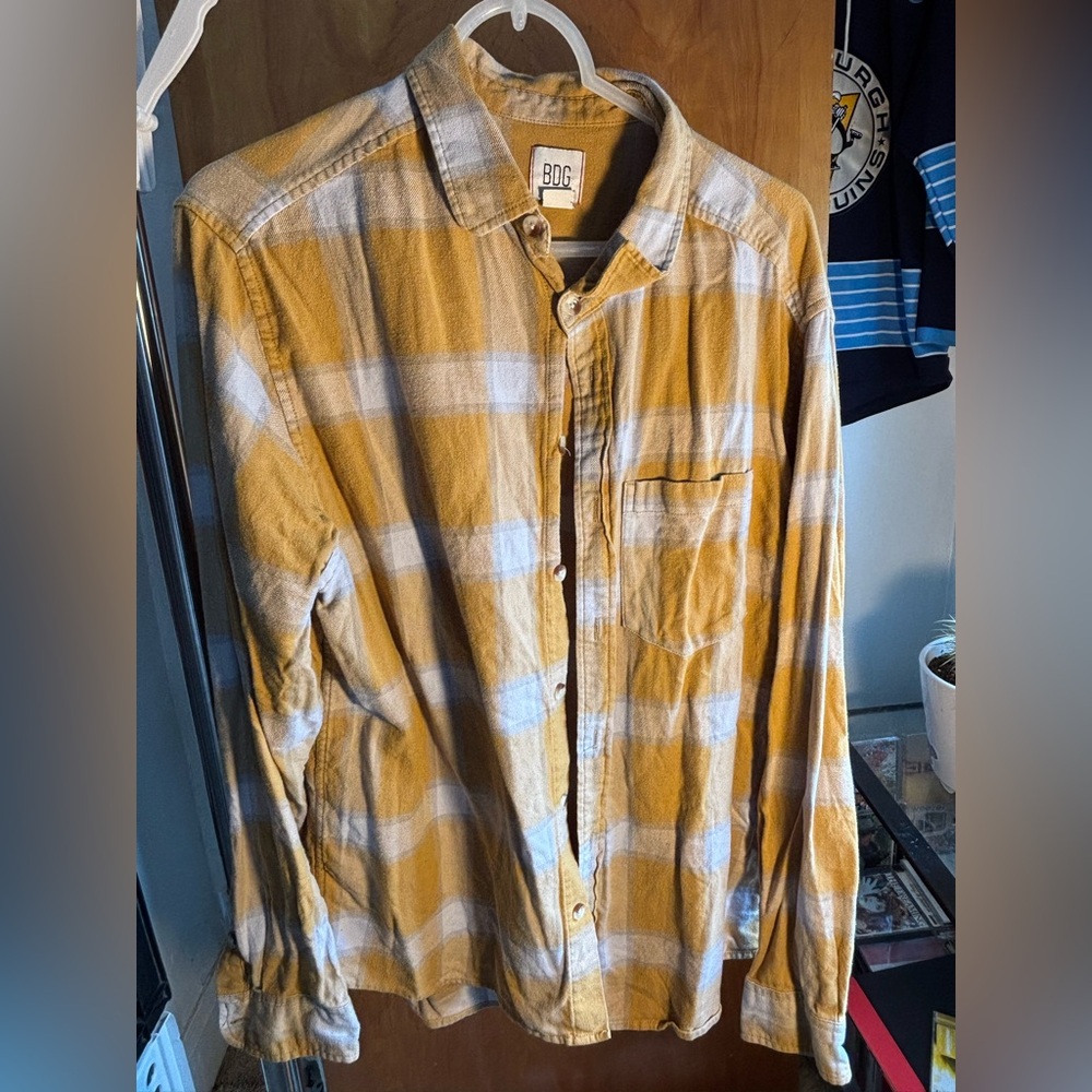 BDG Yellow and White Plaid Flannel Shirt Large